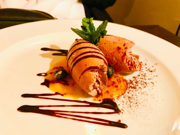 photo of La Monella Mousse al cioccolato with mango sauce shared by @battleangeltommy on  19 Mar 2019 - review
