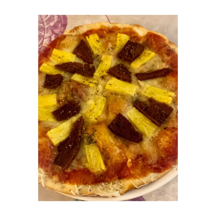 photo of Bambú Pizza Piña Y Bacon shared by @myveglife on  10 Sep 2020 - review