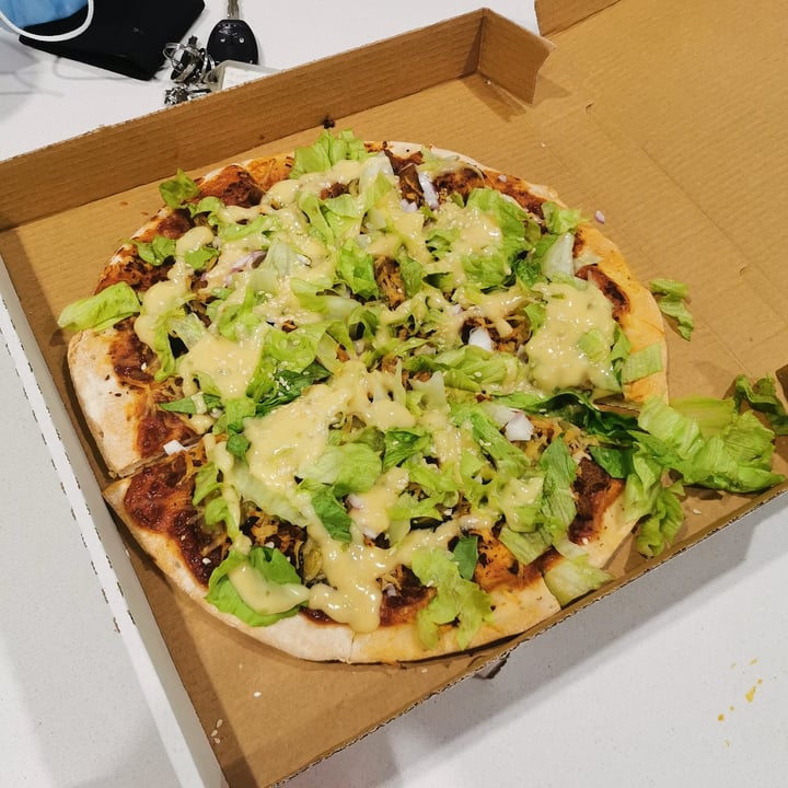 review photo of Gorilla Pizza Vegan big mac pizza shared by @batcat on 22 Nov 2021 - review