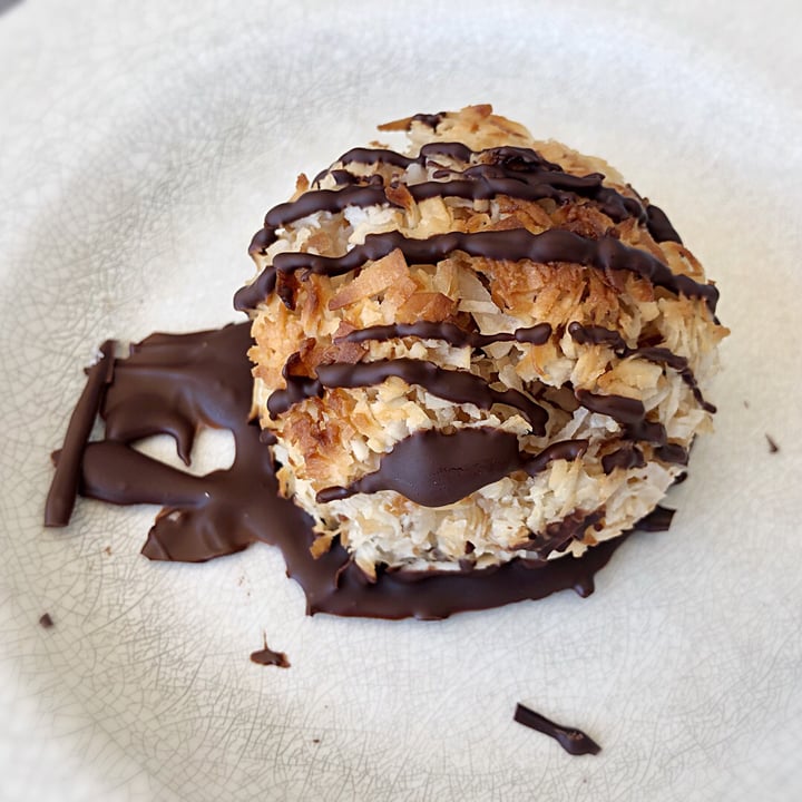 photo of Seed Plant-Based Cafe Coconut Macaroon shared by @janeelizabeth on  22 Aug 2019 - review