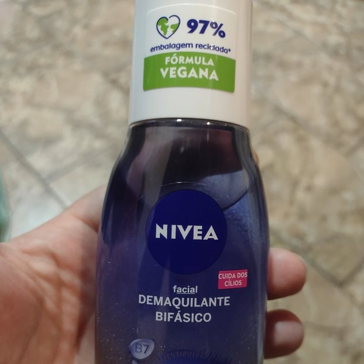 photo of Nivea Demaquilante Bifásico shared by @crisfroio on  22 Oct 2022 - review