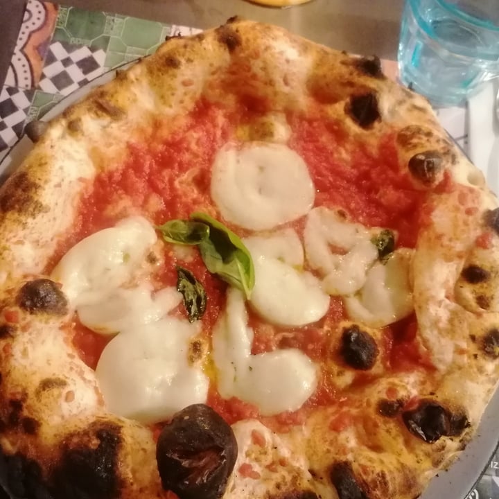 photo of Pizzeria Assaje Trieste D.O.P vegana shared by @chiara-5 on  01 Jul 2022 - review