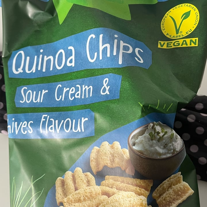 review photo of Vemondo Quinoa Chips Sour Cream & Chives Flavour shared by @allegranosaraceno on 09 Oct 2022 - review