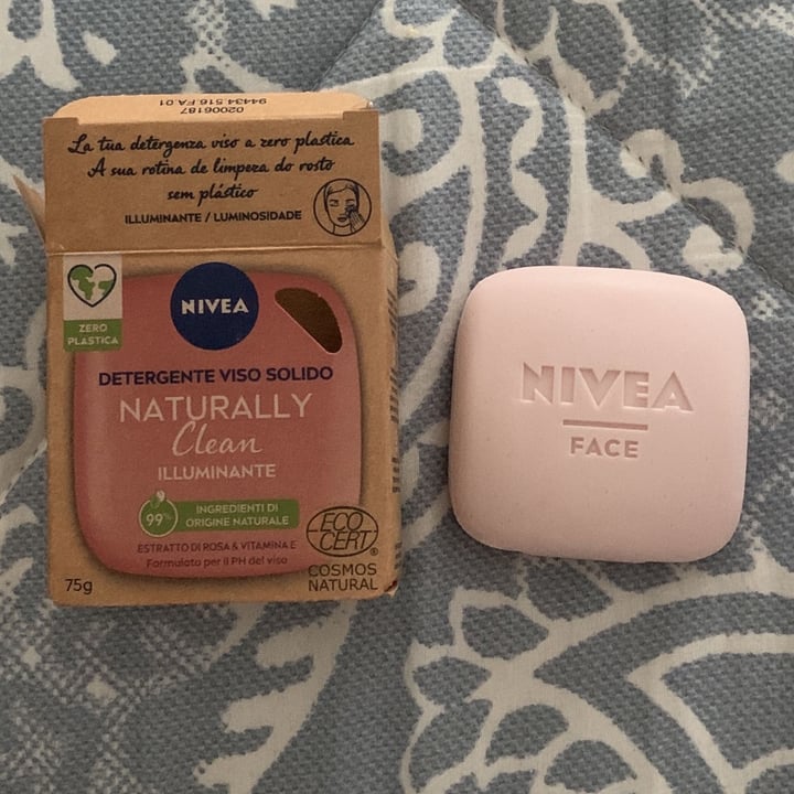 review photo of Nivea Naturally Clean Illuminante Detergente Viso Solido shared by @marcolily on 20 Jan 2022 - review
