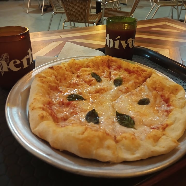 photo of Hervíboro Cocina Vegana Pizza Margarita shared by @catalina94 on  12 Feb 2022 - review