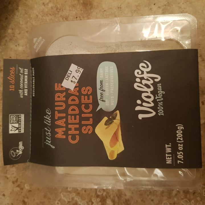 review photo of Violife Mature Cheddar Slices shared by @tohoshinkii on 05 May 2020 - review