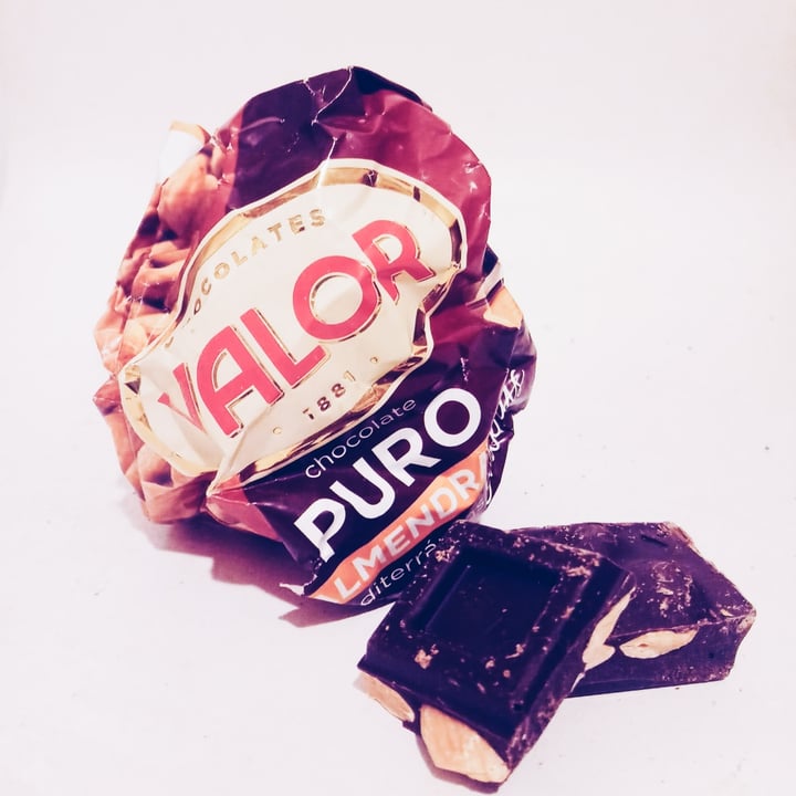 photo of Valor Chocolate Puro con Almendras Mediterráneas 250g shared by @florine on  19 Jan 2021 - review