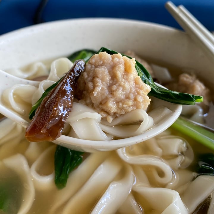 review photo of Frontier Omni Meatball Ban Mian shared by @pomwei on 21 Jan 2022 - review