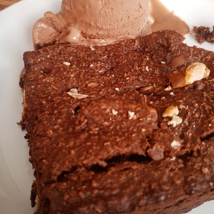 review photo of Vrinda Brownie Con Helado shared by @floreselva on 19 Jan 2021 - review