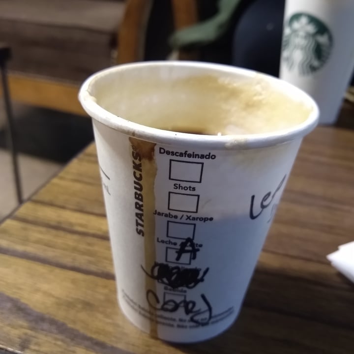 photo of Starbucks Cafe con leche de almendras shared by @antiespecistaszs on  05 Sep 2021 - review