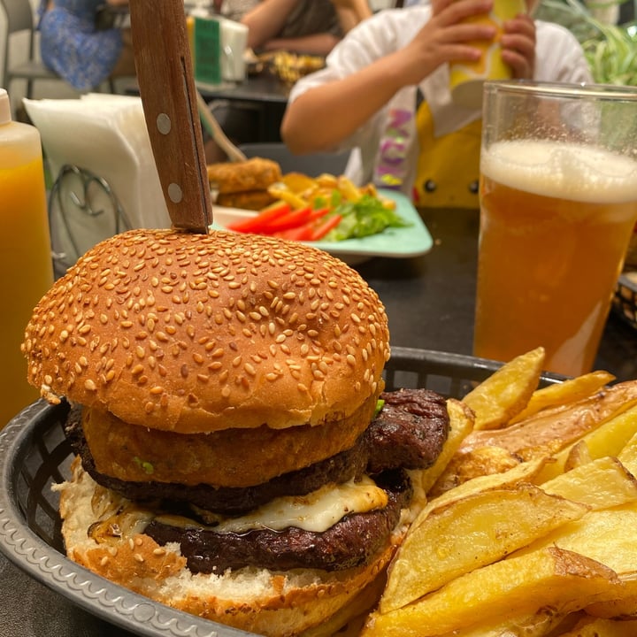 review photo of Vg Burger La Sat谩nica shared by @mauricioserrano on 06 Dec 2020 - review