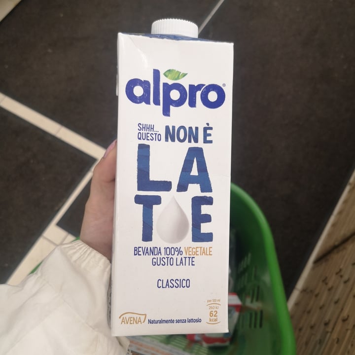 photo of Alpro This is Not Milk Classic Questo Non è Late Classico shared by @claudiapisa on  21 Apr 2022 - review