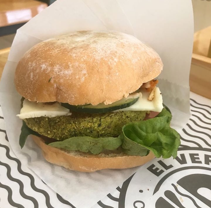 photo of El Verdugo Tropical burger shared by @veganliz on  28 Aug 2019 - review