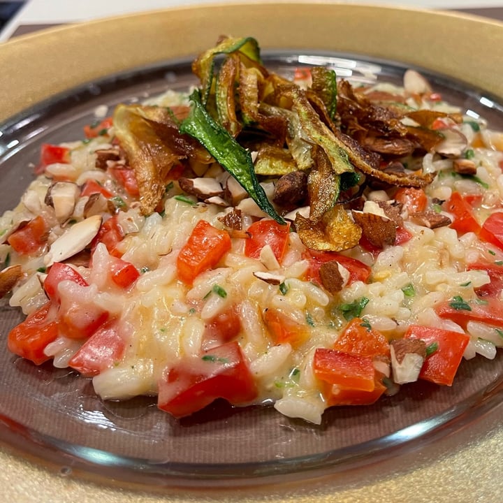 photo of Food Love Risotto estivo Con Peperoni, Funghi Champignon, Zucchine E Mandorle Tostate shared by @ikavbedeschi on  18 Jul 2021 - review