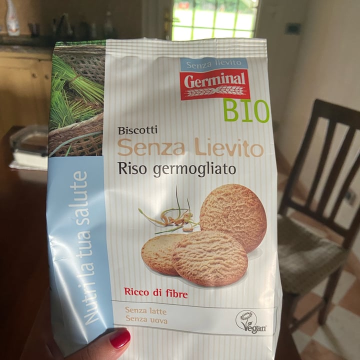 photo of Germinal Bio biscotti integrali senza lievito shared by @saraxcix on  25 Sep 2022 - review