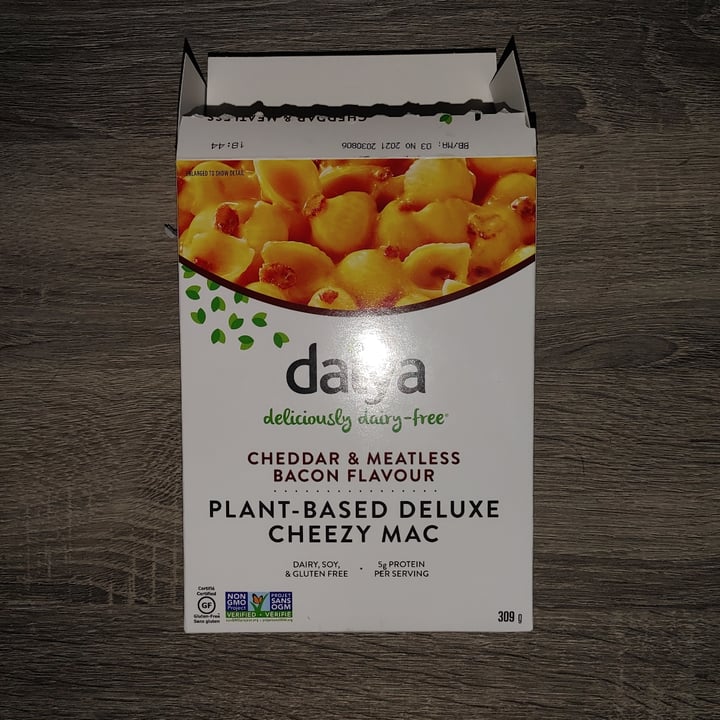 photo of Daiya Cheddar & Meatless Bacon Flavor Plant-Based Deluxe Cheezy Mac shared by @romeoluv1 on  03 Apr 2021 - review