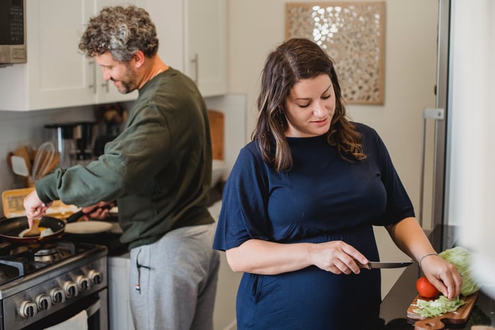 couple cooking