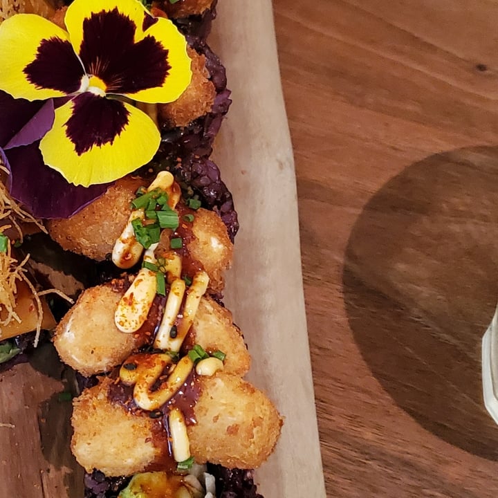 photo of Vegan Sushi Bar shrimp-less tempura crunch shared by @virg on  04 Jun 2022 - review
