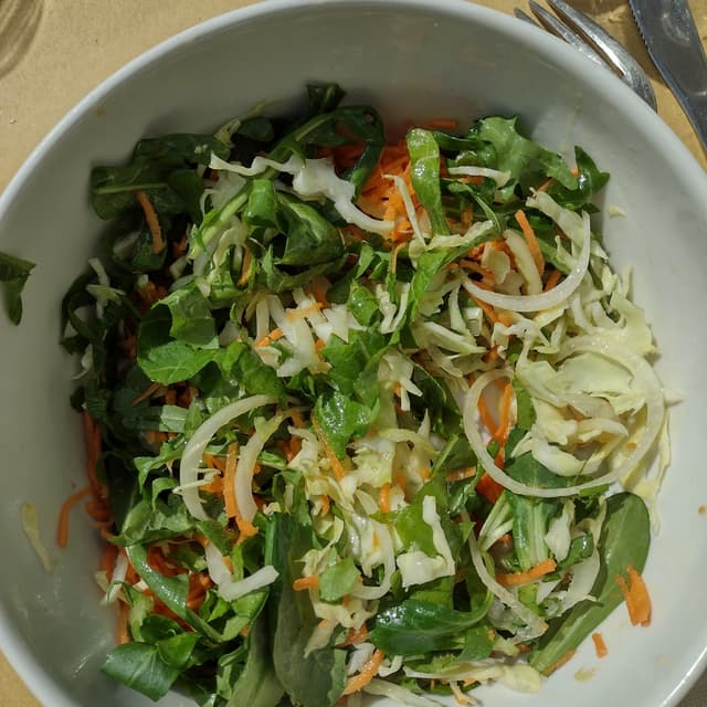 Foto do prato “Insalata aromatica”