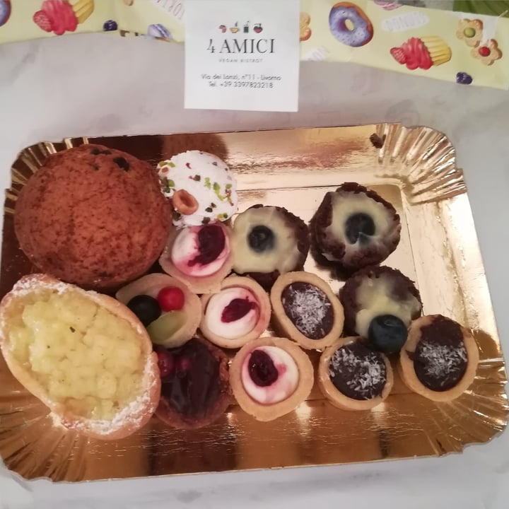 photo of 4 Amici Pasticcini shared by @chiarabek on  07 Jun 2022 - review