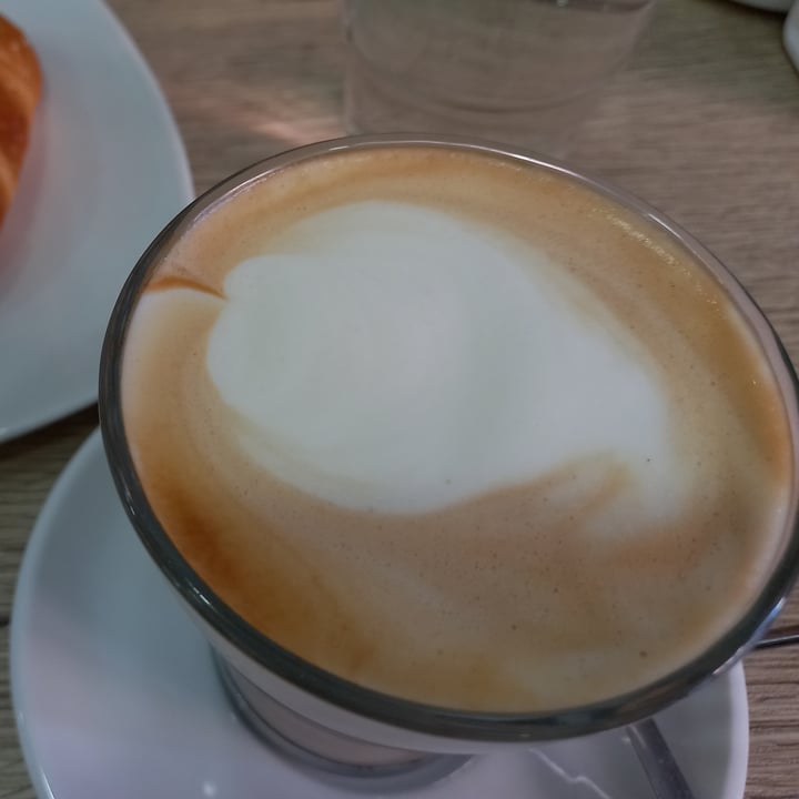 review photo of Pascoli 27 cafè bistrot Cappuccino di soia shared by @ollivia on 07 Jul 2022 - review