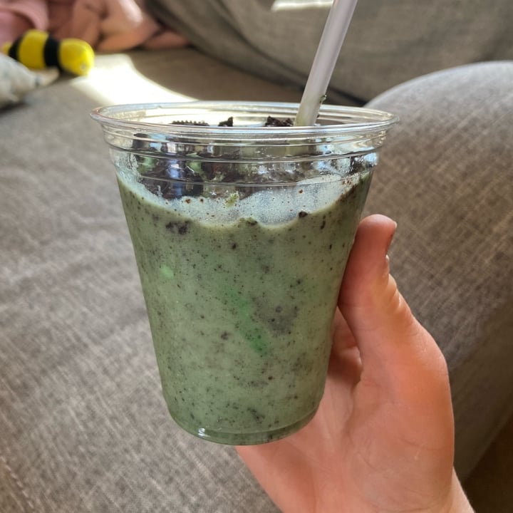review photo of STALK & SPADE Mint Oreo Smiley Shake shared by @earthlingab on 18 Mar 2022 - review