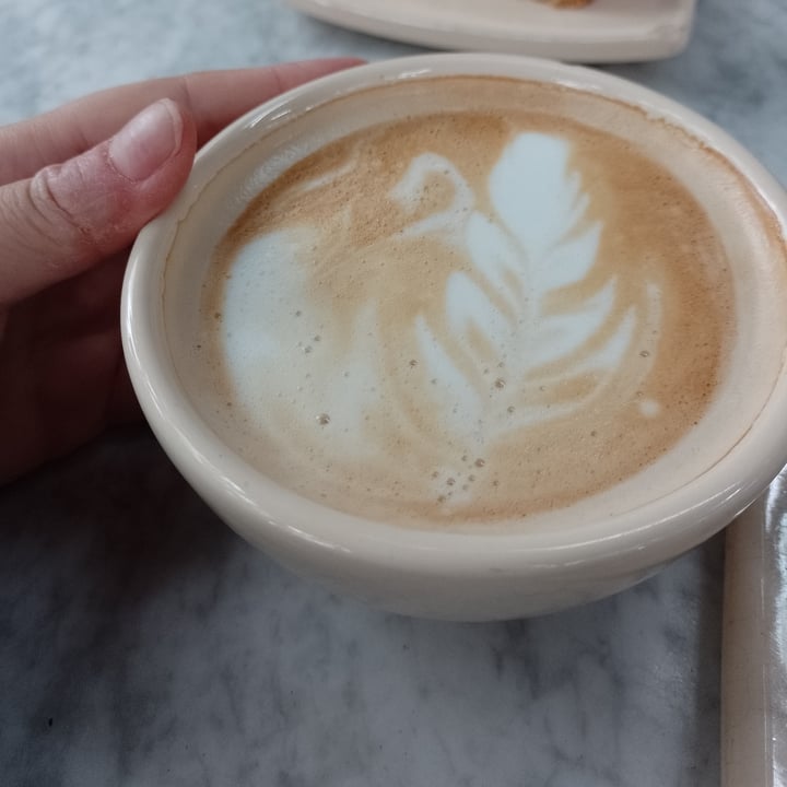 photo of Le Pain Quotidien latte con leche de almendras shared by @belenvegan on  08 Apr 2022 - review