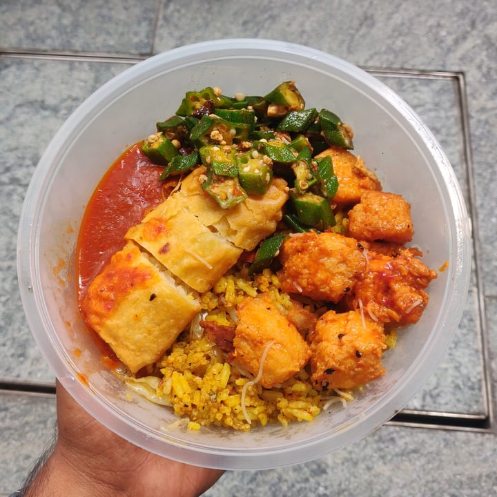 photo of Healthy Vegetarian Food Tom yum Fried Rice shared by @hownowbrownkow on  25 Jan 2021 - review