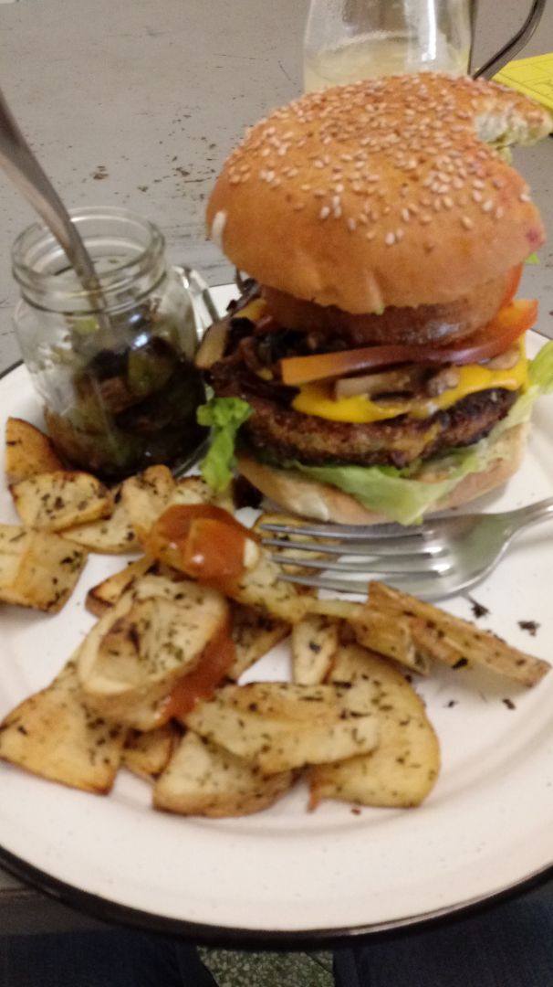 photo of Vida Atemporal Hamburguesa especial shared by @ayorkedamn on  22 Feb 2020 - review
