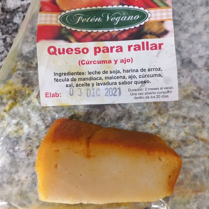 photo of Fetén vegano Queso para rallar sabor Cúrcuma y Ajo shared by @silvinanoto on  27 Dec 2021 - review