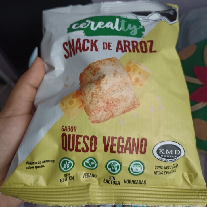 photo of Cerealty Snack de arroz sabor queso vegano shared by @viviendovegano on  12 Sep 2022 - review