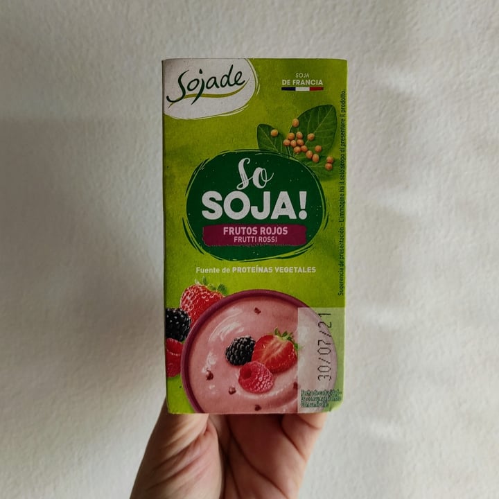 photo of Sojade So Soja! Fruits Rouges Soya Yogurt alternative shared by @viajeracronica on  02 Sep 2021 - review
