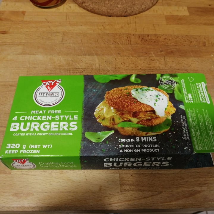 photo of Fry's Family Food Chicken-Style Burgers shared by @martarogata on  06 May 2020 - review