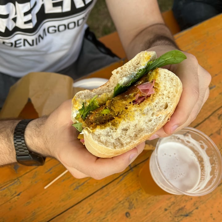 review photo of Paprika Microfriggitoria India Bun shared by @yabinet on 18 Jul 2022 - review