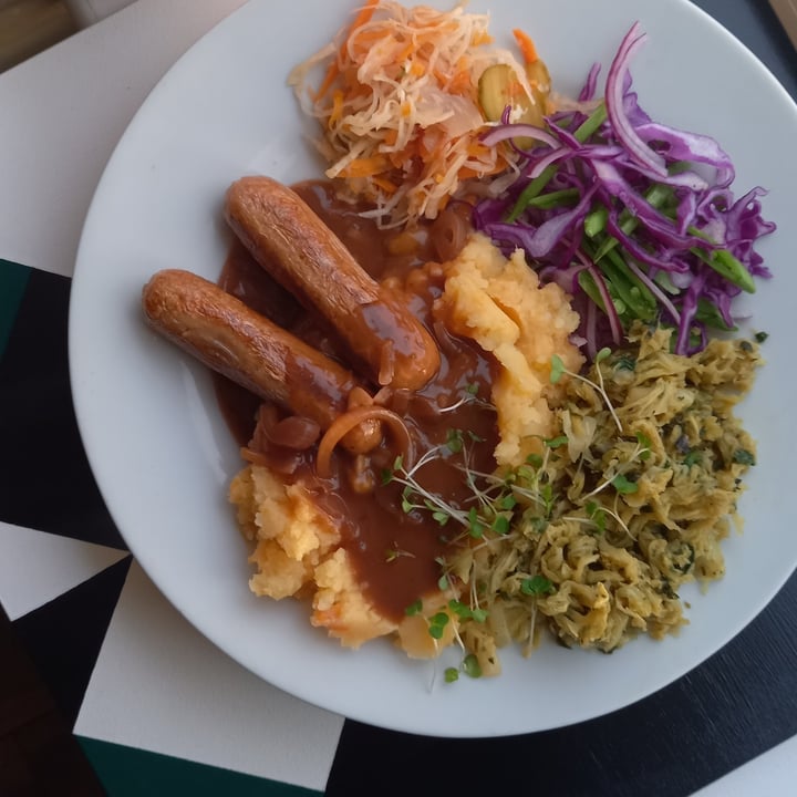 photo of Richmond 8 meat-free sausages shared by @memagdalena on  09 Dec 2022 - review
