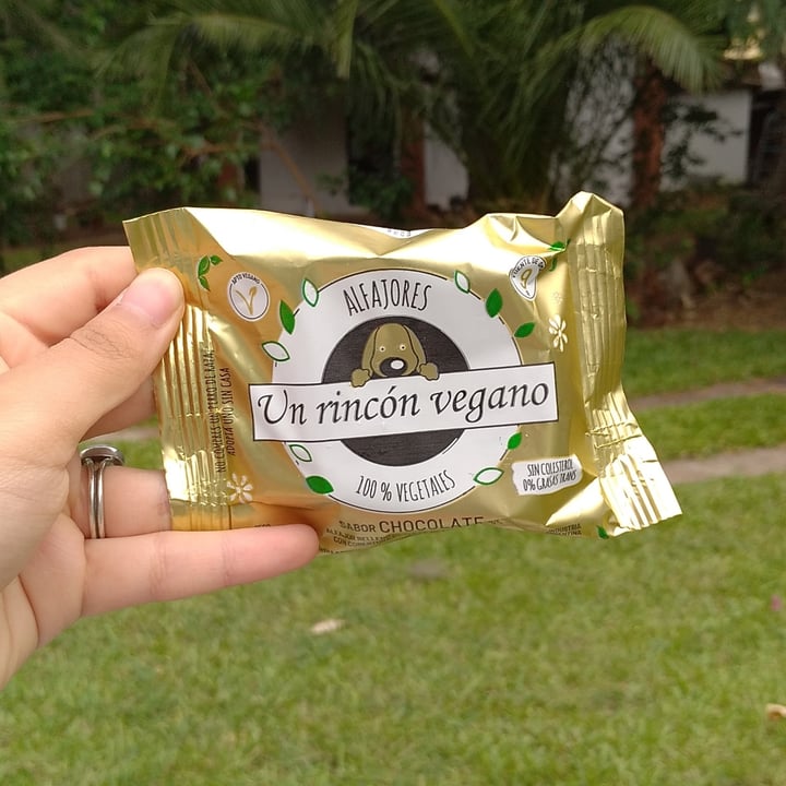 review photo of Un Rincón Vegano Alfajor Chocolate shared by @veganeitor on 04 Dec 2020 - review