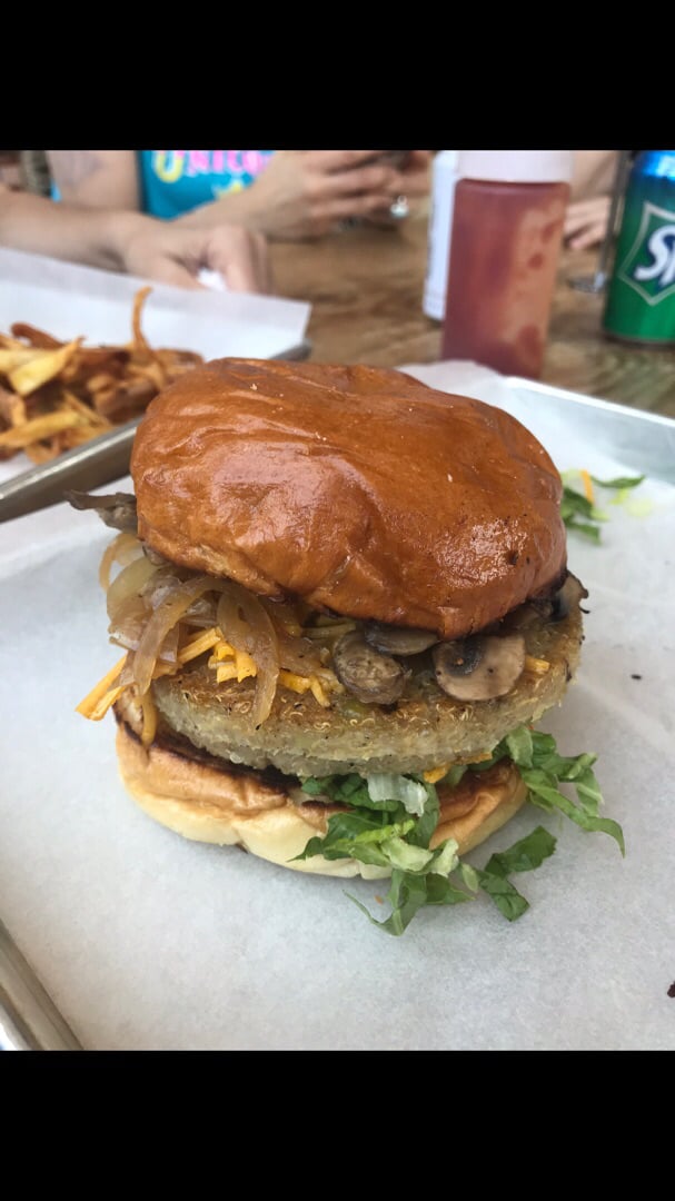 review photo of Malibu Burger Company Vegan Burger shared by @cacudaback on 31 Aug 2018 - review
