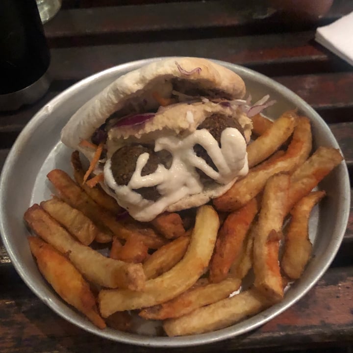 photo of Benaim Sandwich De Falafel shared by @florchester on  24 Jan 2021 - review