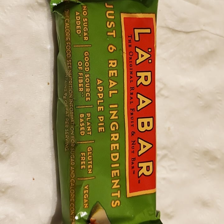 photo of Larabar Apple & Cinnamon bar shared by @findingnewways on  27 May 2022 - review