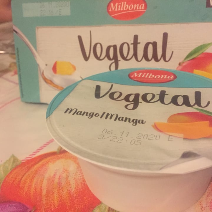 photo of Milbona Yogur Vegetal de Mango a Base de Coco shared by @bigvegantheory on  13 Oct 2020 - review