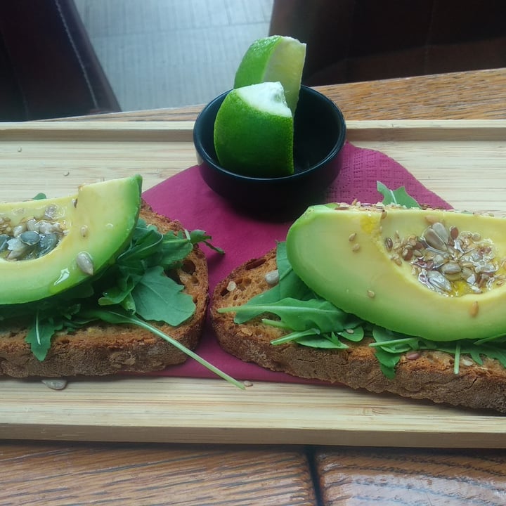 review photo of Carnaval Javea Tostada de Aguacate con Rúcula y Semillas shared by @crestina on 09 Sep 2020 - review