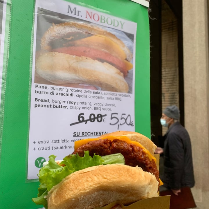 photo of Veg-Mi Trike Mr nobody burger shared by @gessicaz on  24 Nov 2021 - review