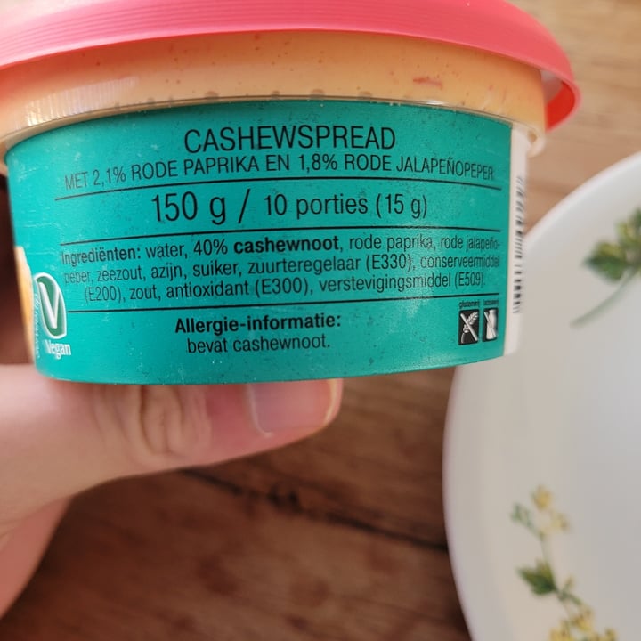 photo of Albert Heijn Plantaardige spread cashew jalapeño shared by @utbies88 on  13 Nov 2021 - review