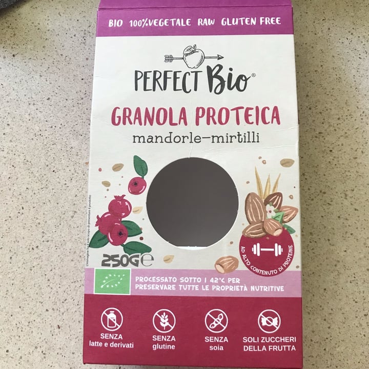 photo of Perfect Bio Granola Proteica - Mandorle e Mirtilli shared by @alessialuna on  11 Jul 2022 - review