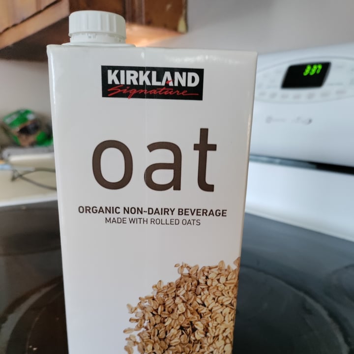 review photo of Kirkland Signature Oat Milk shared by @katmarie2121 on 28 Mar 2022 - review