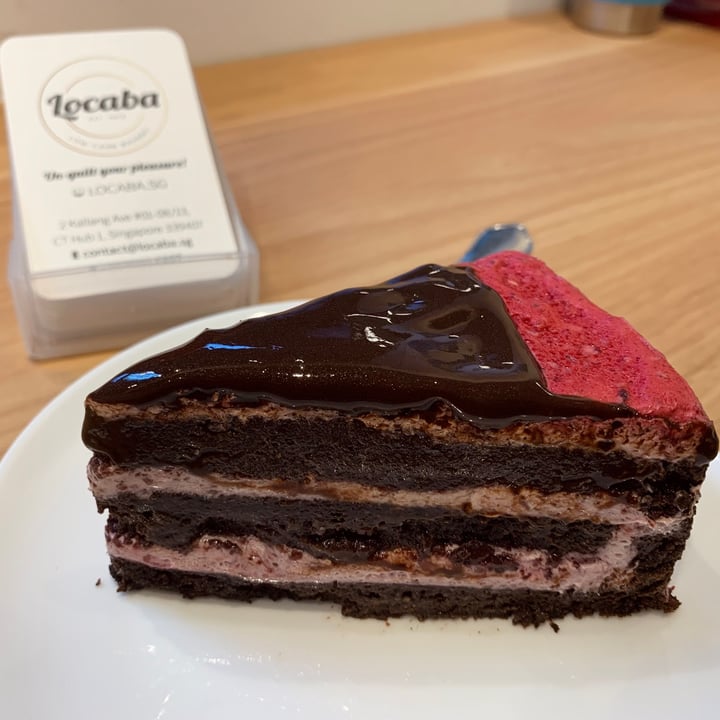 photo of LOCABA Low-Carb-Bakery Vegan Dark Chocolate Raspberry Cake shared by @roshninagaria on  14 Aug 2021 - review