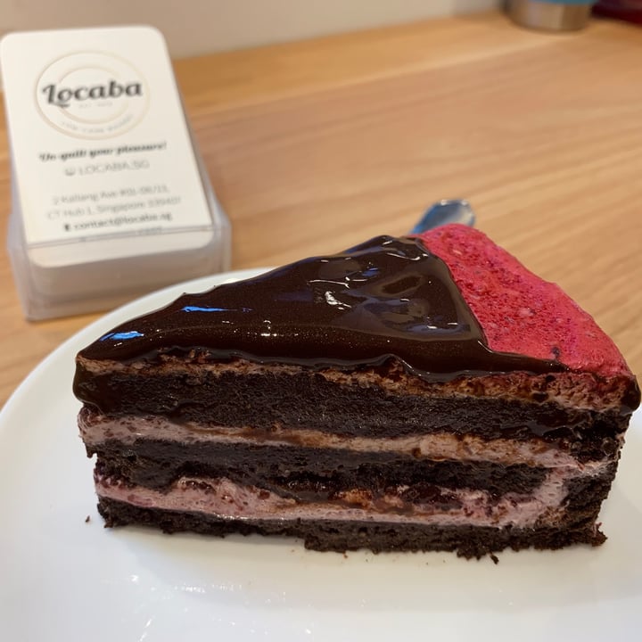 review photo of LOCABA Low-Carb-Bakery Vegan Dark Chocolate Raspberry Cake shared by @roshninagaria on 14 Aug 2021 - review