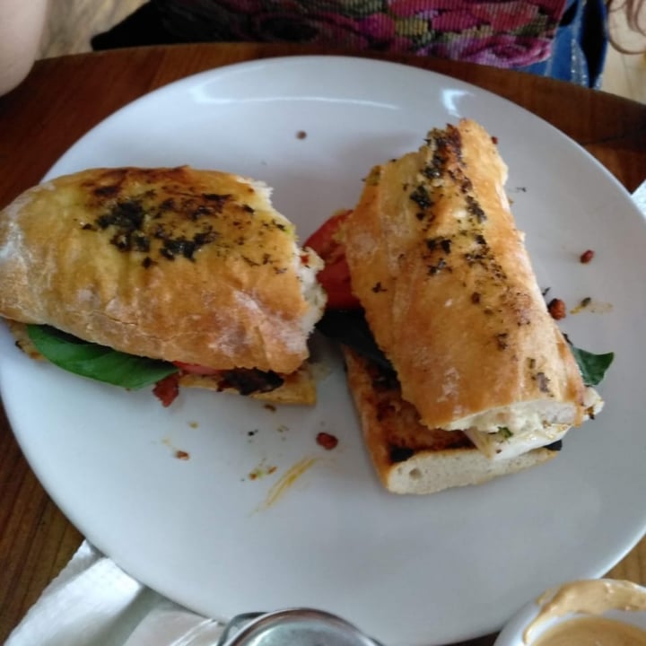 review photo of Cocina Colectiva Baguette shared by @dmg05 on 08 Jun 2020 - review