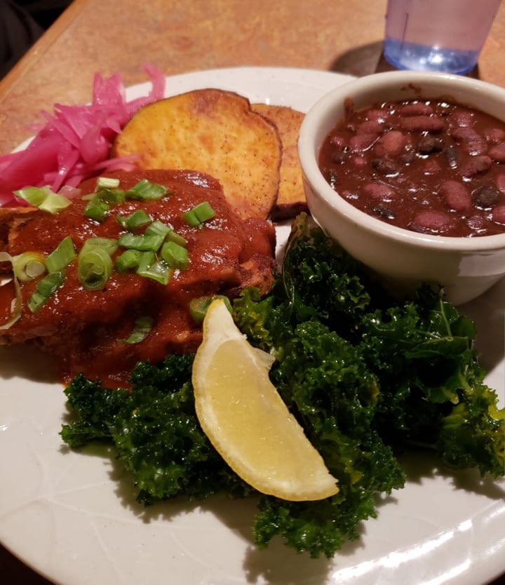 photo of Bouldin Creek Cafe Vegan bbq plate shared by @katiardz on  24 Dec 2019 - review