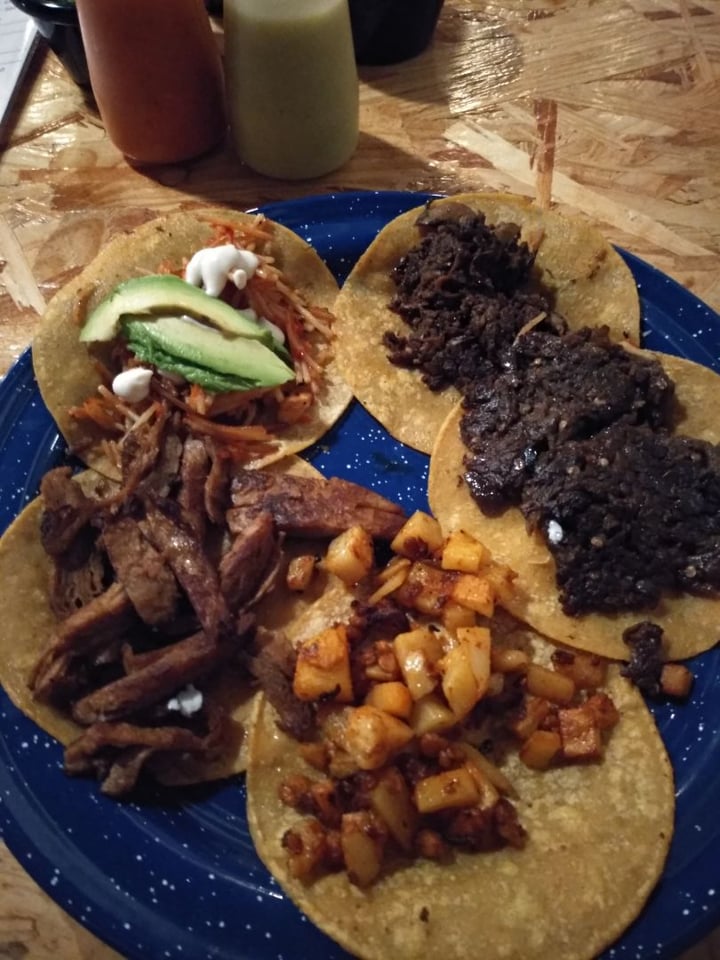 review photo of La Garnacha Azul Taco de maíz shared by @angeltrevinho on 26 Jan 2020 - review